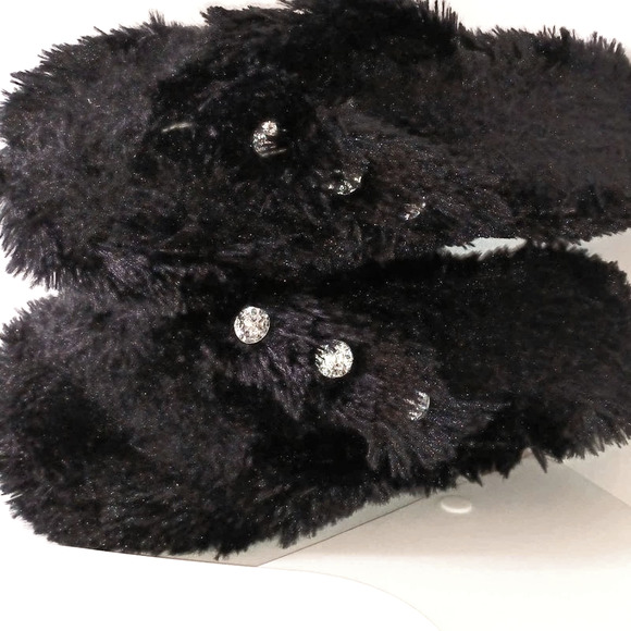 Slippers 7-8  Black Fuzzy with Bling - Picture 1 of 4